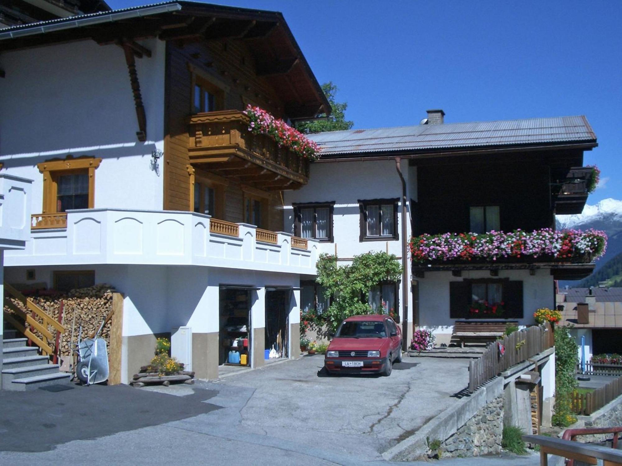 Apartment With Mountain Views From The Balcony カップル エクステリア 写真