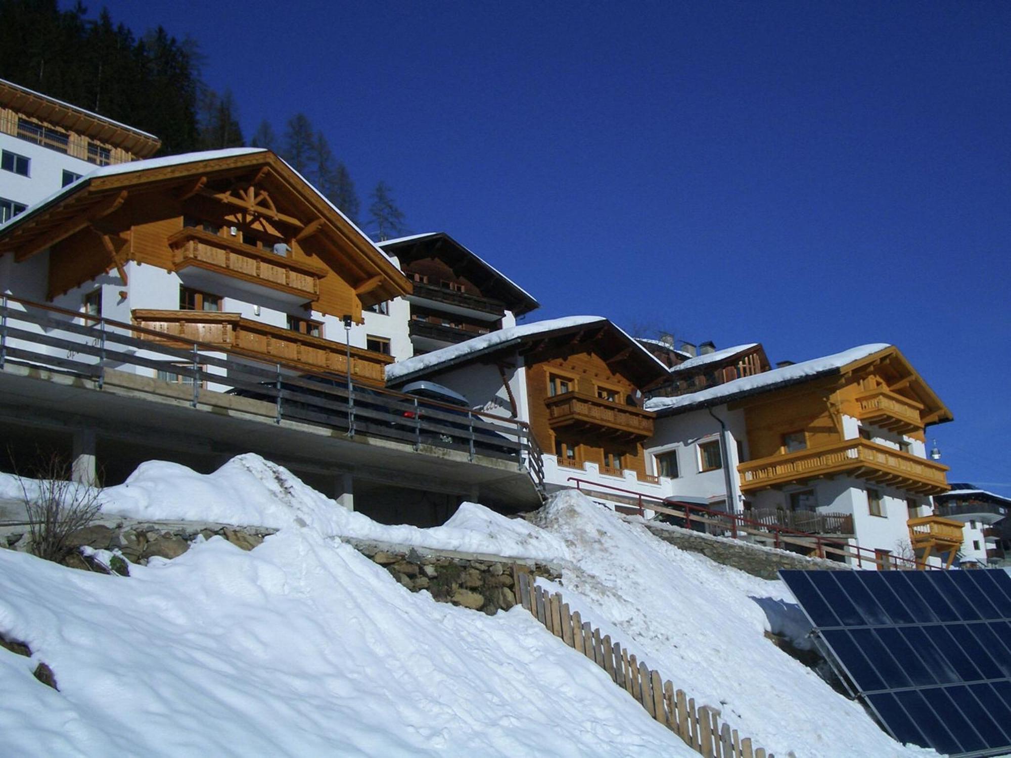 Apartment With Mountain Views From The Balcony カップル エクステリア 写真